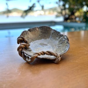 Centro de Mesa de Cerâmica com Detalhe de Corda Bege Salpicado